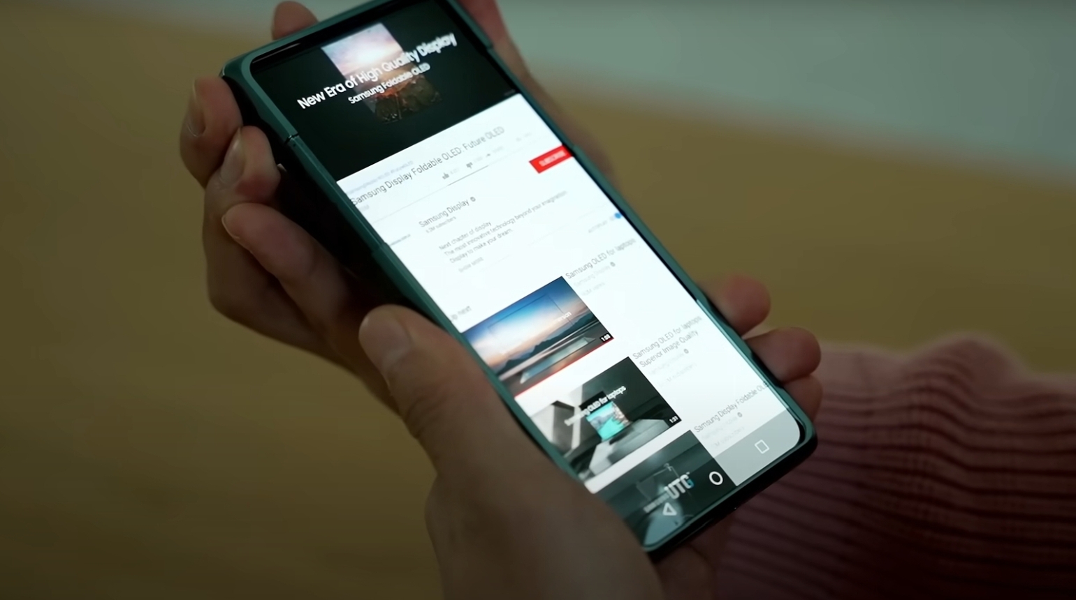 Samsung Slidable in der Hand