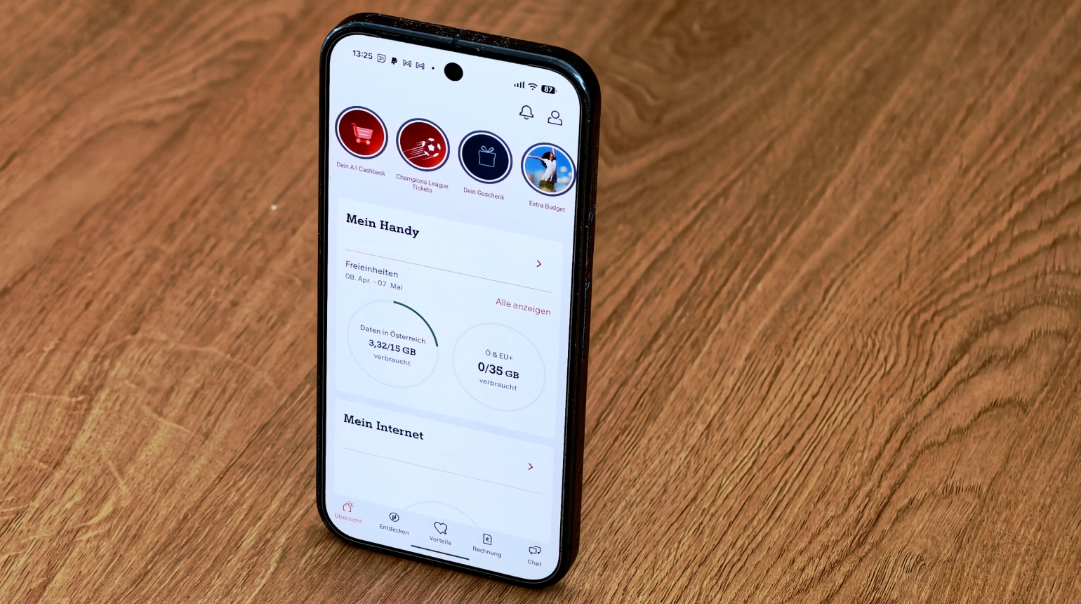 Smartphone zeigt Mein A1 App mit Datenverbrauchsanzeige und Freieinheiten