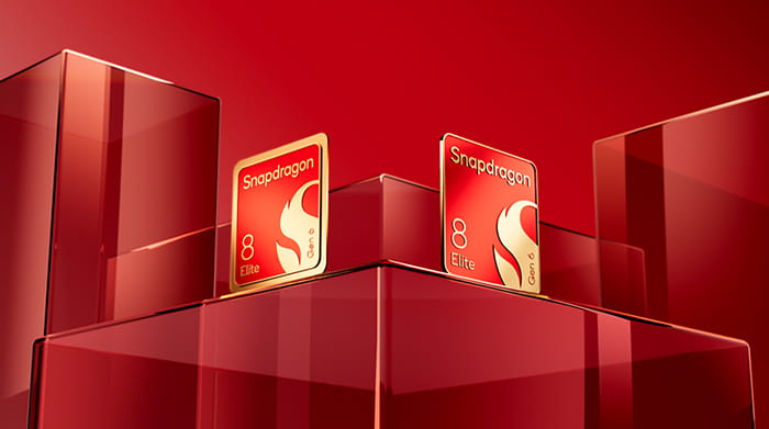 Zwei Snapdragon 8 Gen 6 Elite Chips auf roten, transparenten Podesten vor r